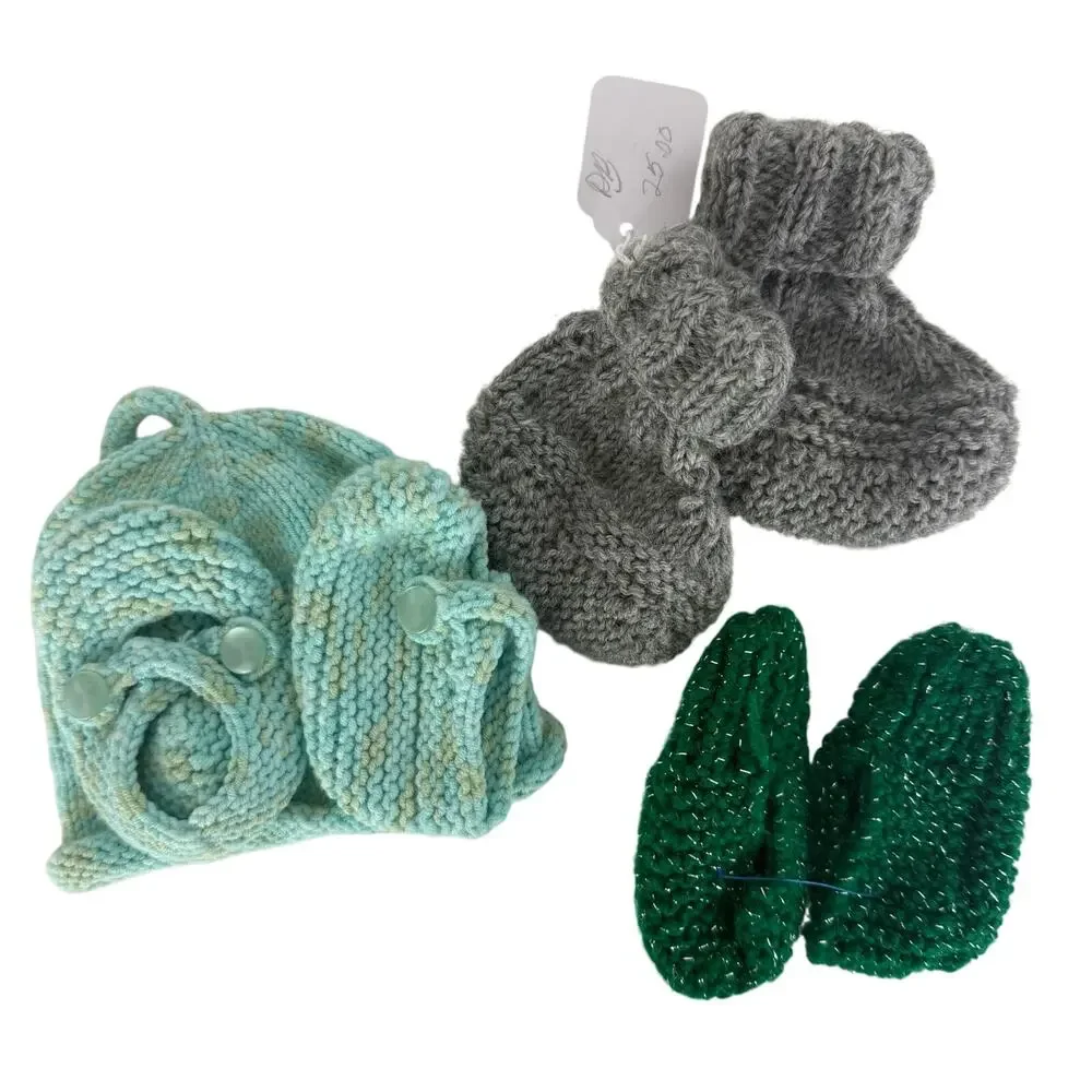 Baby Infant Handmade Knit Green Grey Fall Winter Beanie Set of 3 Booties
